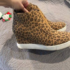 Size 8 cheetah wedges